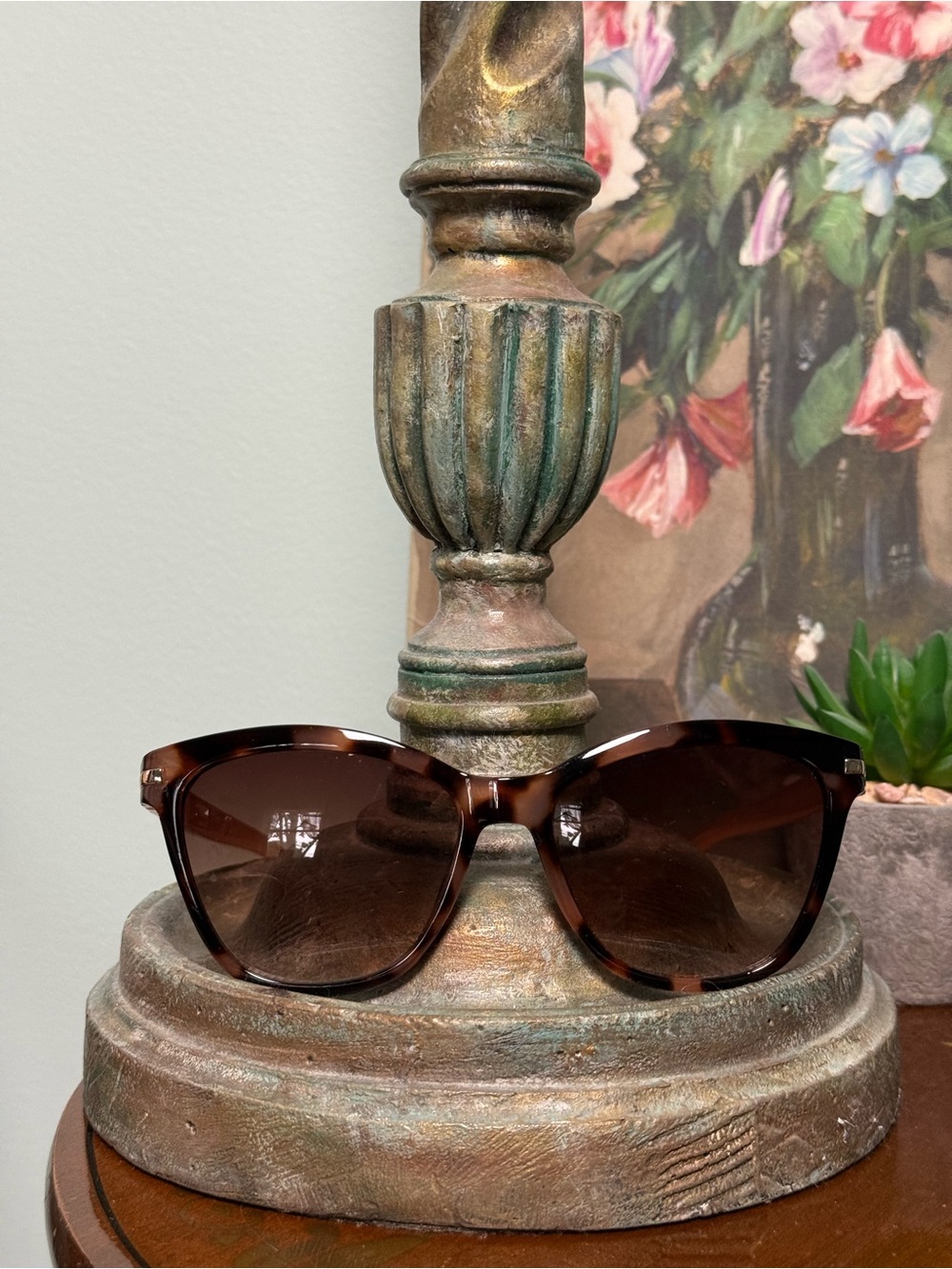 Jones New York Brown Tortoiseshell Women's Sunglasses With Peach Arms Pristine